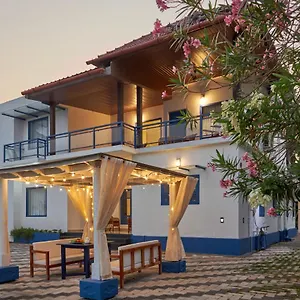 Seclude By The Lake, Alleppey Hotel